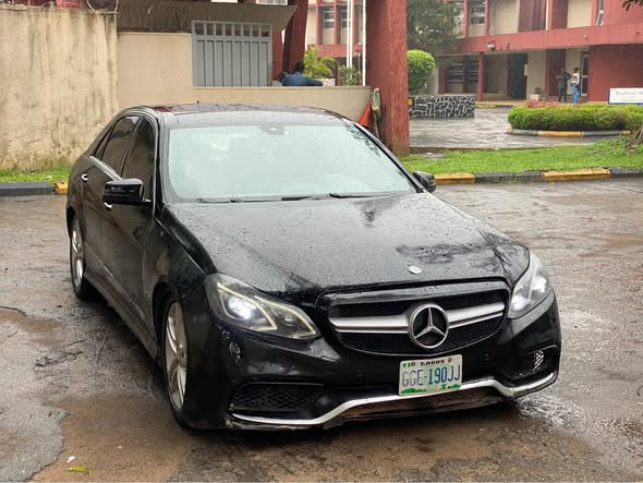 A picture of Mercedes Benz E350 2011 Panoramic Roof Key Start Buy Drive