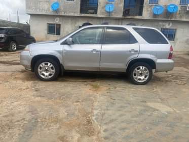 A picture of Acura Mdx Top notch engine and gear Purely first body