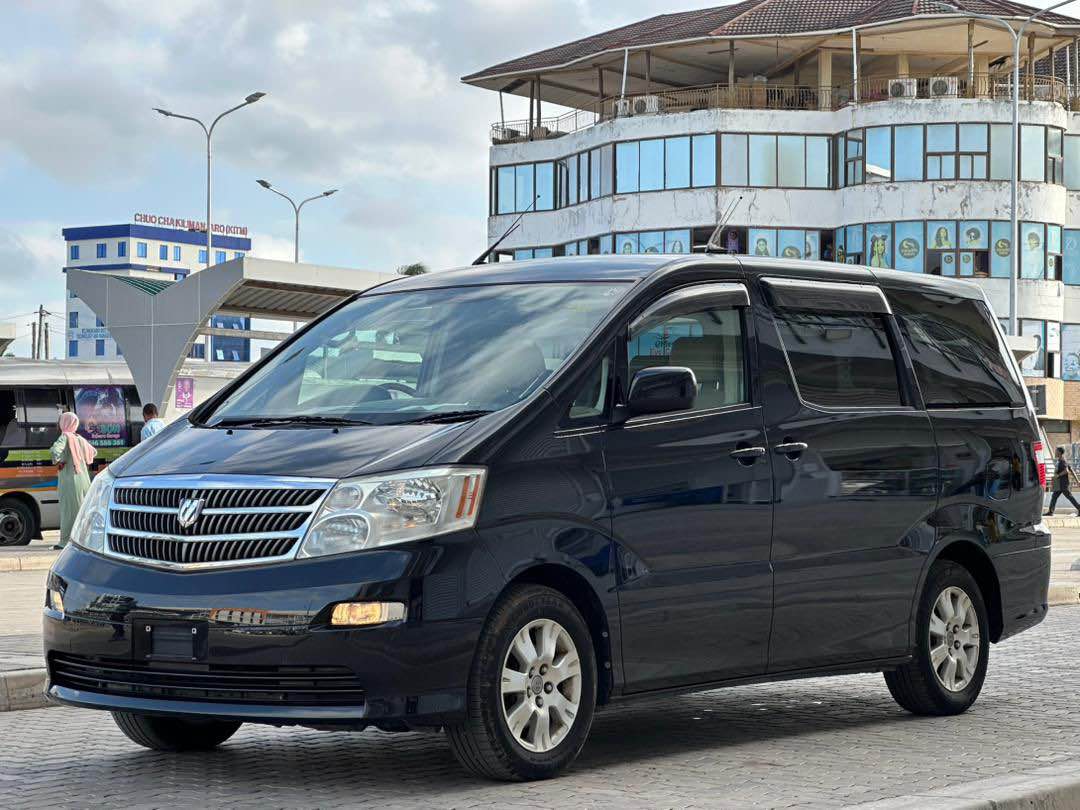 A picture of 2005TOYOTA ALPHARD ANH10