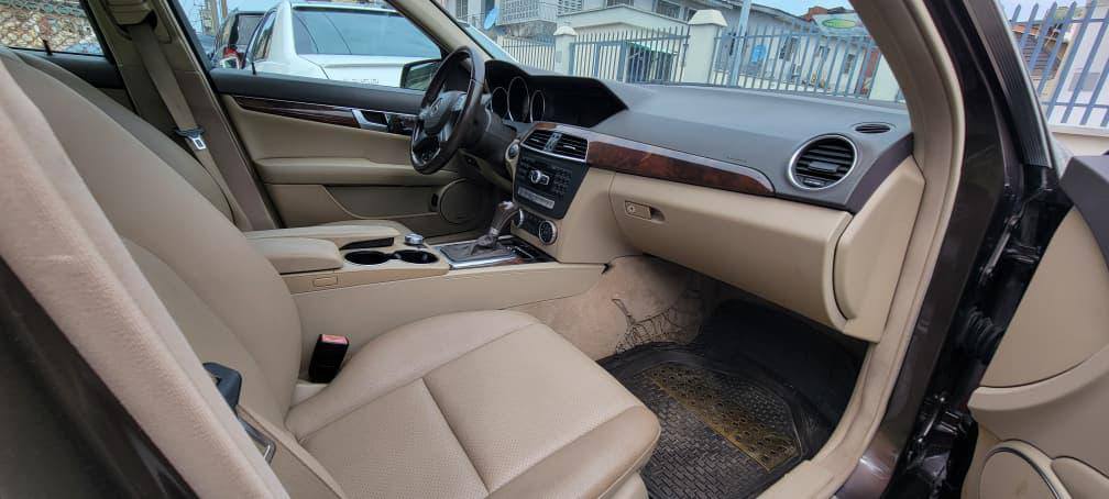 A picture of Distress sale 2012 Mercedes Benz C300 4Matic on gray exterior