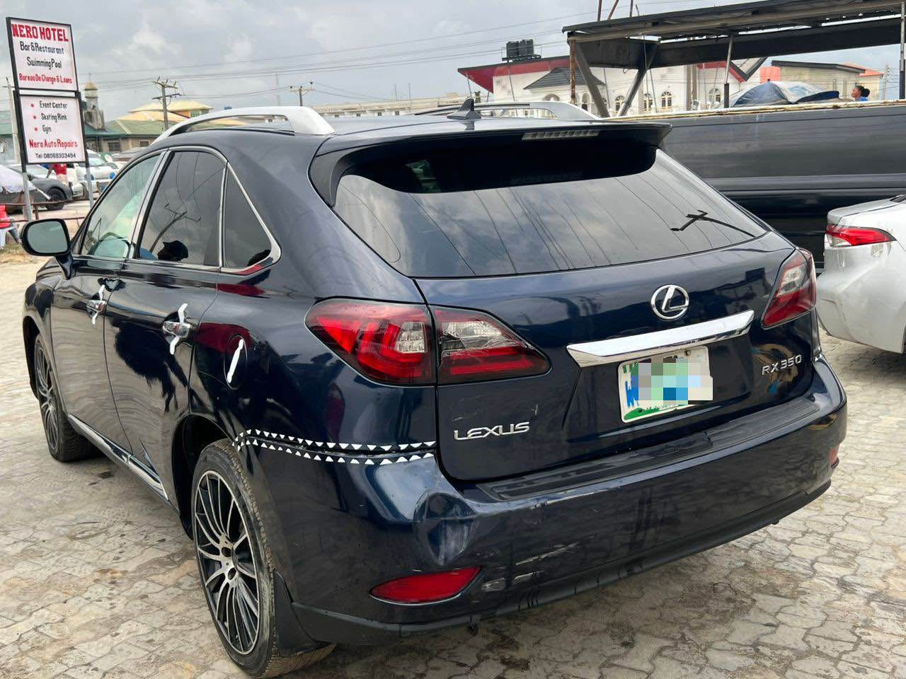 A picture of Lexus RX350