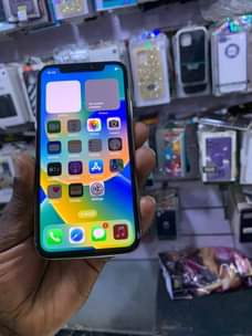 A picture of Iphone x