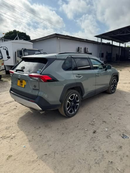 A picture of Toyota rav4