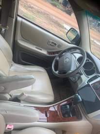 A picture of 2005 TOYOTA HIGHLANDER LIMITED EDITION 3 ROWS