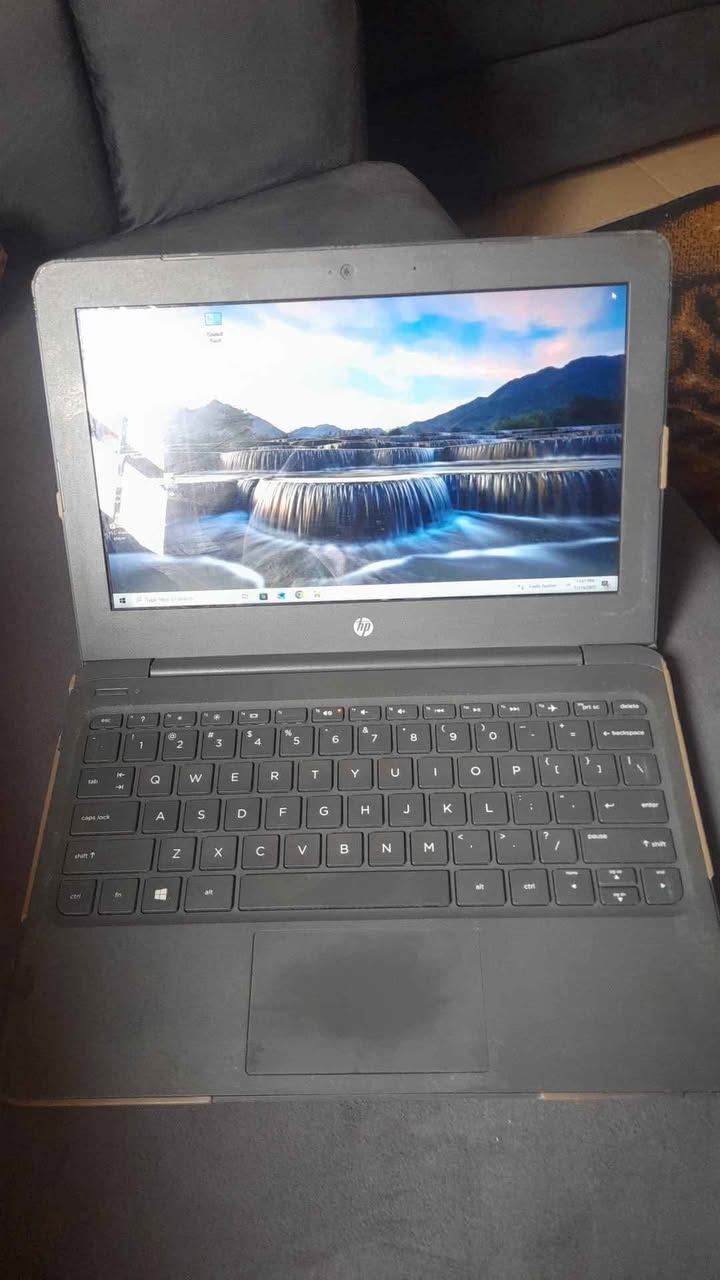 A picture of HP LAPTOP