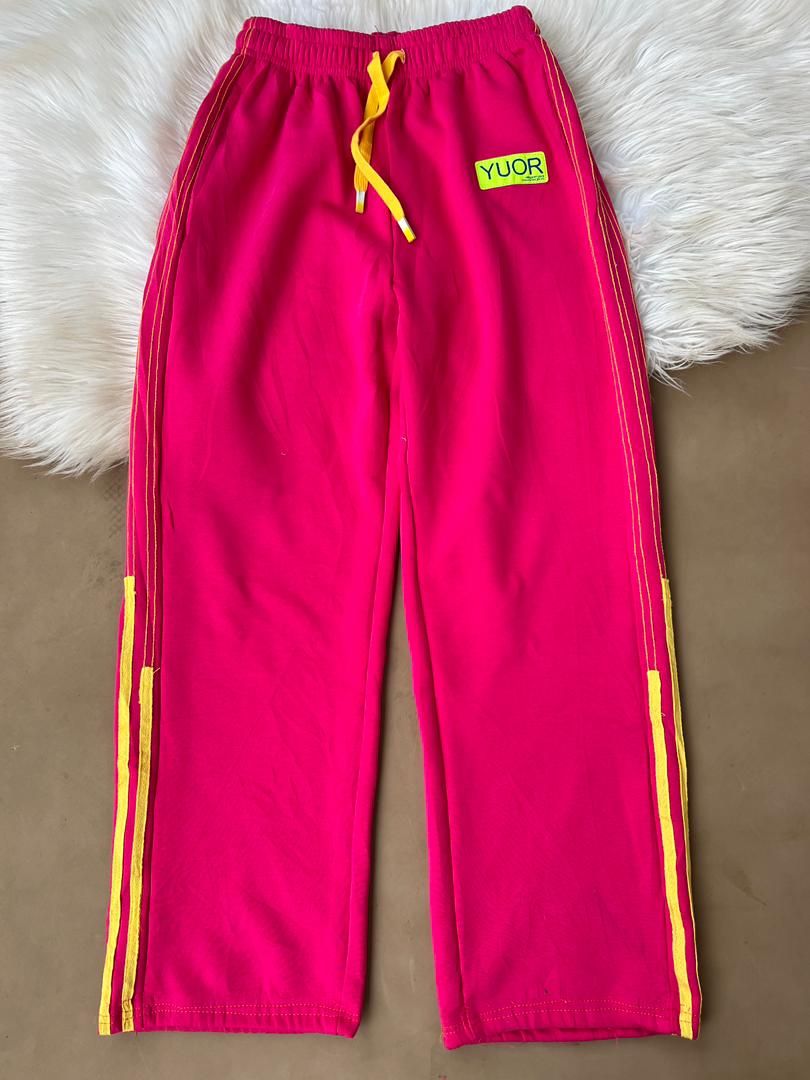 A picture of Pants 256 701320440
