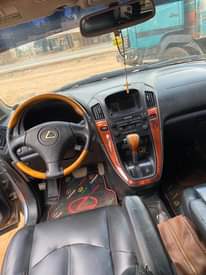 A picture of Lexus 300