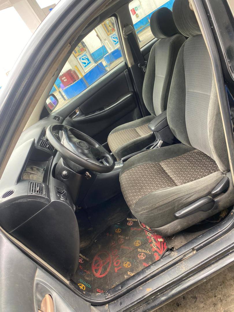 A picture of 2006 TOYOTA COROLLA