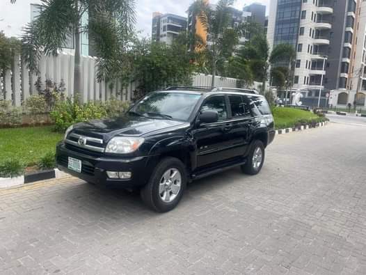 A picture of TOKUNBO STANDARD TOYOTA 4RUNNER LIMITED 2005MODEL REGISTERD Location IKOYI OBALENDE
