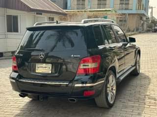 A picture of 2010 glk 350