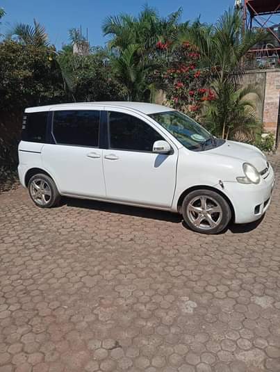 A picture of Toyota Sienta UBM Lady driven 21M. 0708594909