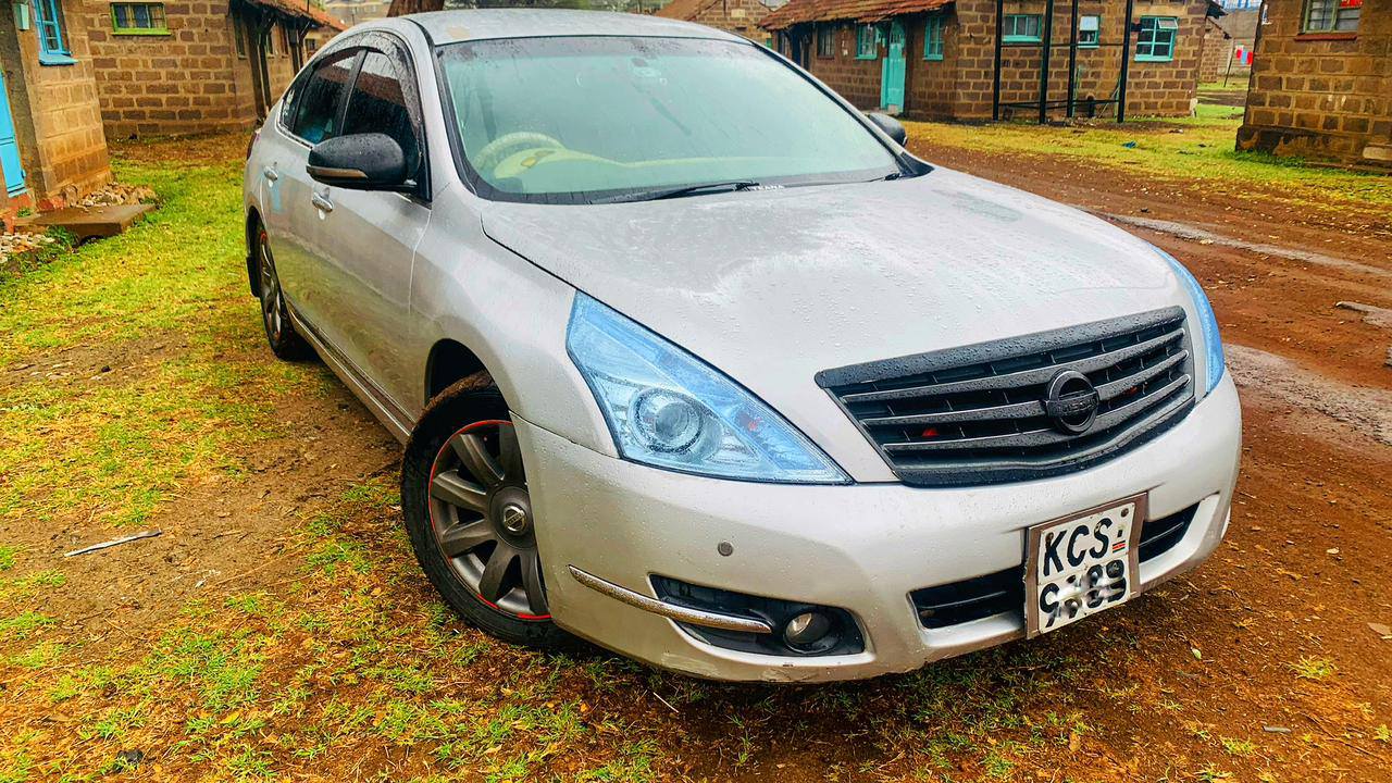 nissan teana