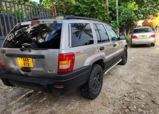 A picture of JEEP CHEROKEE