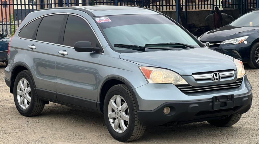 A picture of Honda CR V 2008