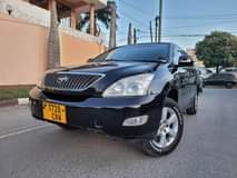 A picture of Toyota Harrier new