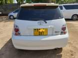 A picture of TOYOTA IST BAMPA KUBWA INAUZWA