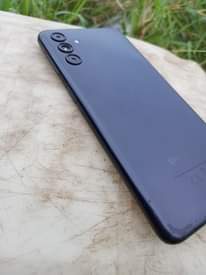 A picture of Samsung a04s