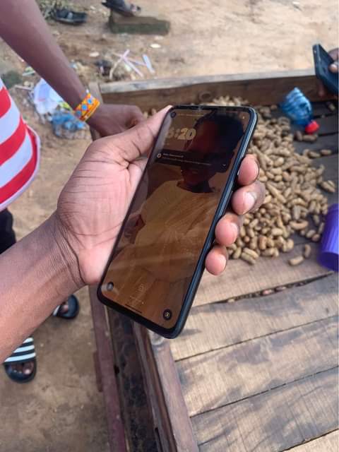 A picture of Pixel 4a XL 5G