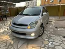 A picture of 2005 TOYOTA IST
