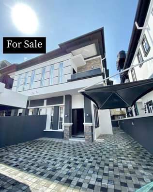 A picture of 110 000 000 million naira House For Sale at Oral