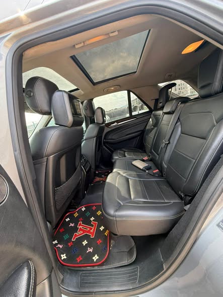 A picture of Mercedes Benz Glk350