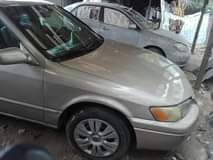 A picture of Toyota Camry Model 2000 Spec Engine sound Gear okay Body