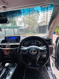 A picture of Lexus LX570