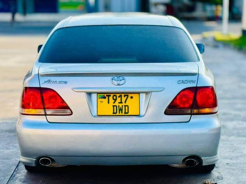 A picture of 2005 TOYOTA CROWN ATHLETE