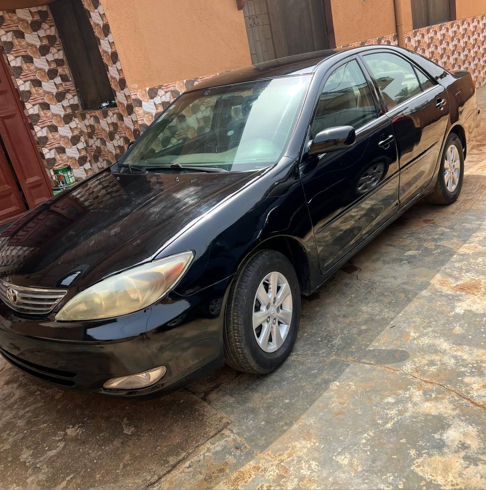 A picture of Toyota camry 2003