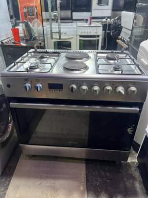 A picture of Jiko kubwaa la plate 6 Umeme 2 Gass 4 Bei