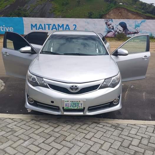 A picture of Extremely Sharp registered Belgium standard Toyota Camry XLE FULL OPTION