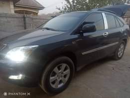 A picture of Belgium grade Lexus Rx 330 buy and drive silent engine