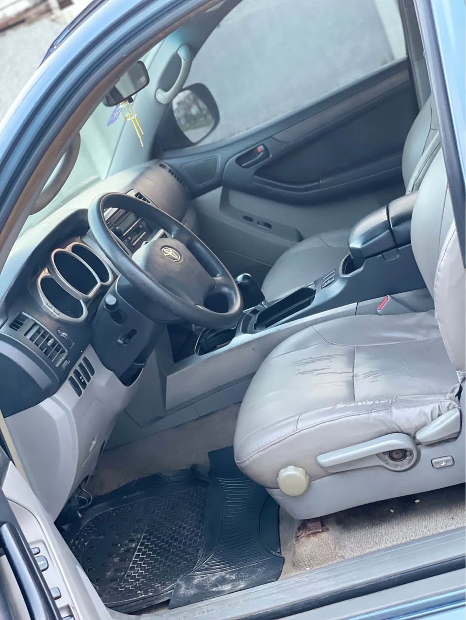 A picture of Toyota 4Runner 2004