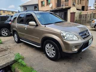 A picture of Tokunbo Standard Full Option Honda CRV 2005