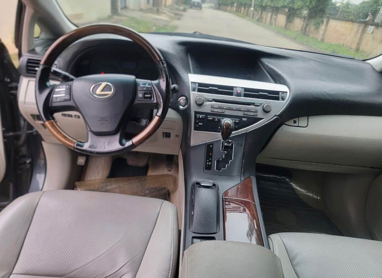 A picture of Lexus RX350