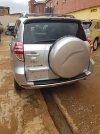 A picture of First body Toyota Rav4 2010 V6 with a very sound