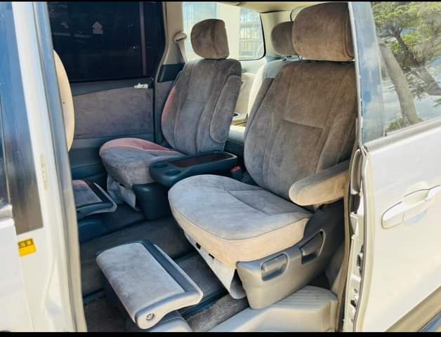 A picture of Toyota estima