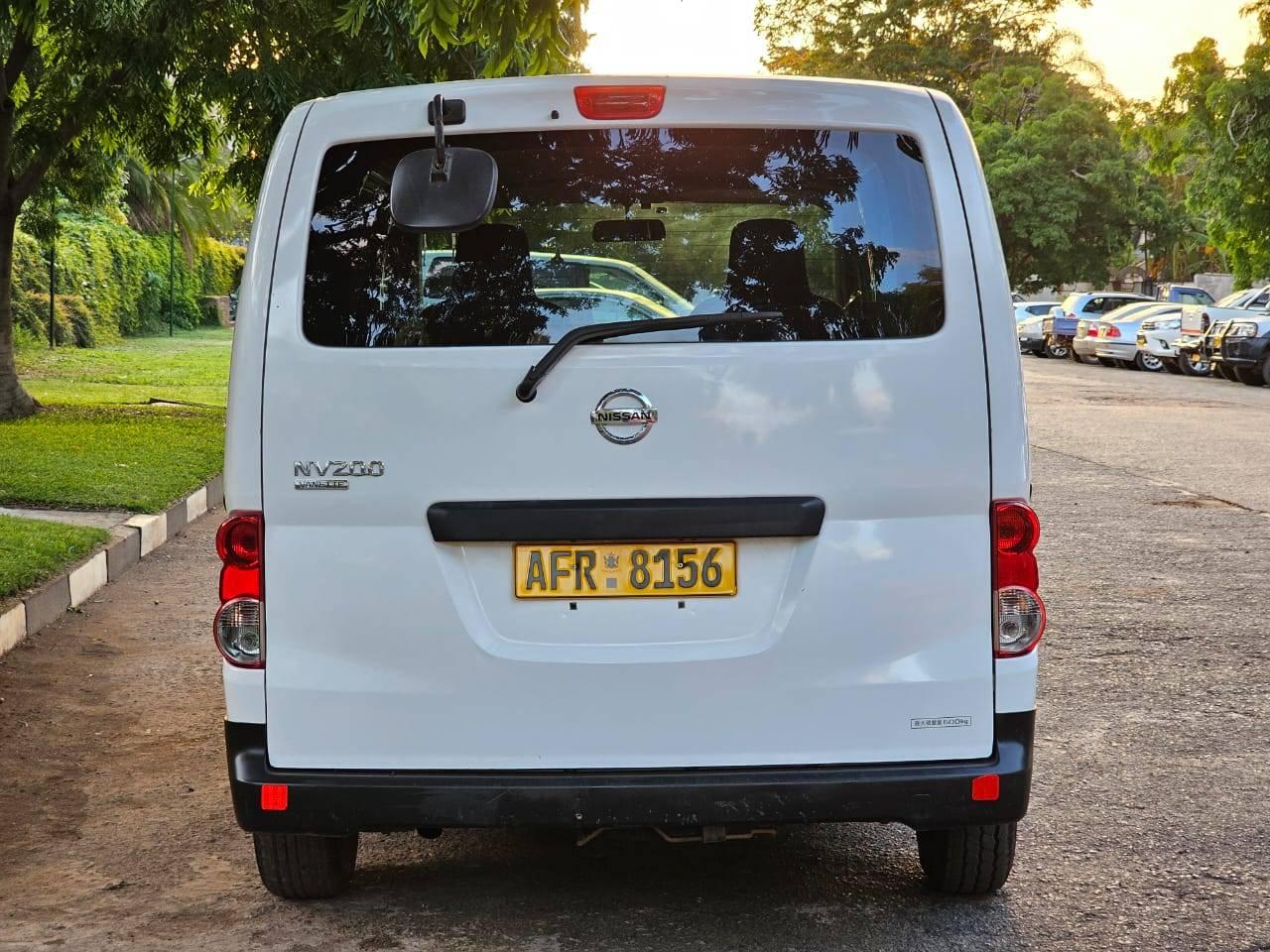 nissan nv200