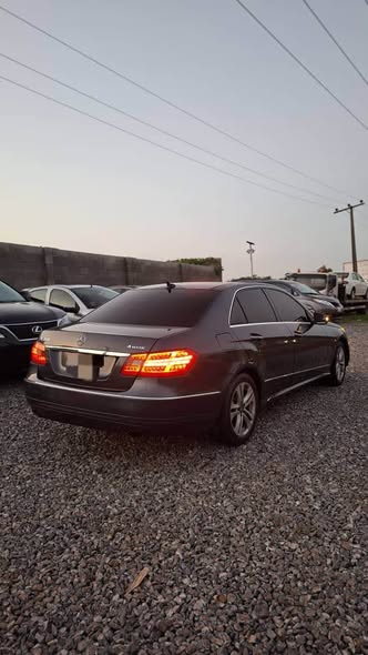 A picture of 2011 E350