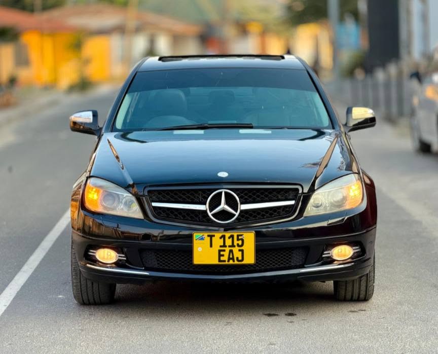 A picture of MERCEDES BENZ C 200 BEI 16 5M YEAR 2010 ENGINE