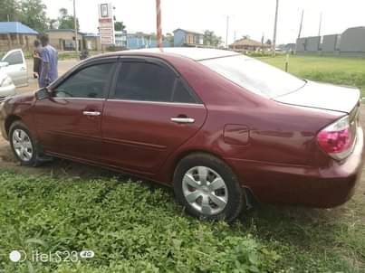 A picture of 2004 Toyota Camry