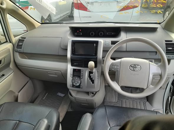 A picture of 21 350 000 Plus Registration Noah New 0785010182
