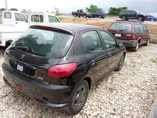 A picture of 2006 Pegeot 206 automatic 206 Clean 206 2006 model automatic
