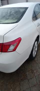 A picture of LexusES350