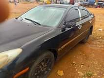 A picture of Lexus ES300 nothing to fix everything working perfectly price 1