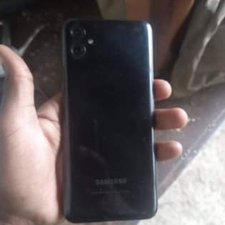 A picture of Samsung Galaxy A04e