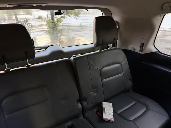 A picture of TOYOTA LAND CRUISER 200 YA MWAKA 2010 NAMBA ENX INAUZWA