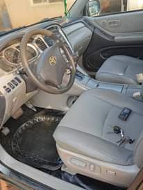 A picture of Rush Now 06 Toyota Highlander 3 Row Seats Untampered engine