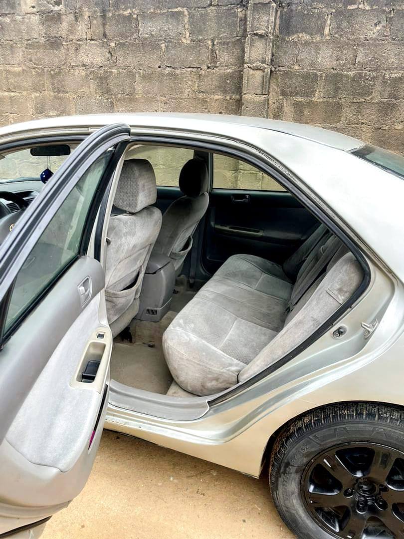 A picture of 2004 Toyota Camry