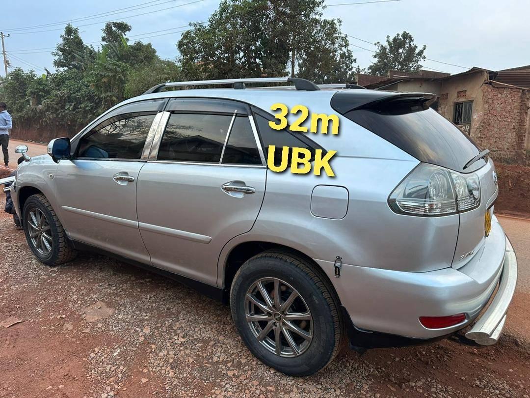A picture of Cars on sale call or WhatsApp me 0703149812